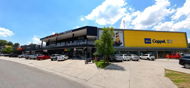 Plaza Juan Pablo II, Guadalajara — plaza comercial de MDP Desarrollos.