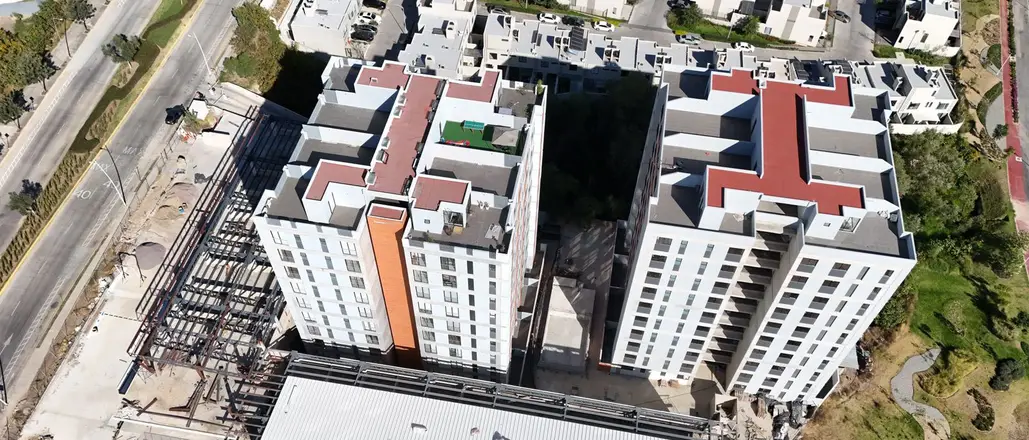 Torres de Altures Residencial en construcción, vistas desde el aire, Zapopan.